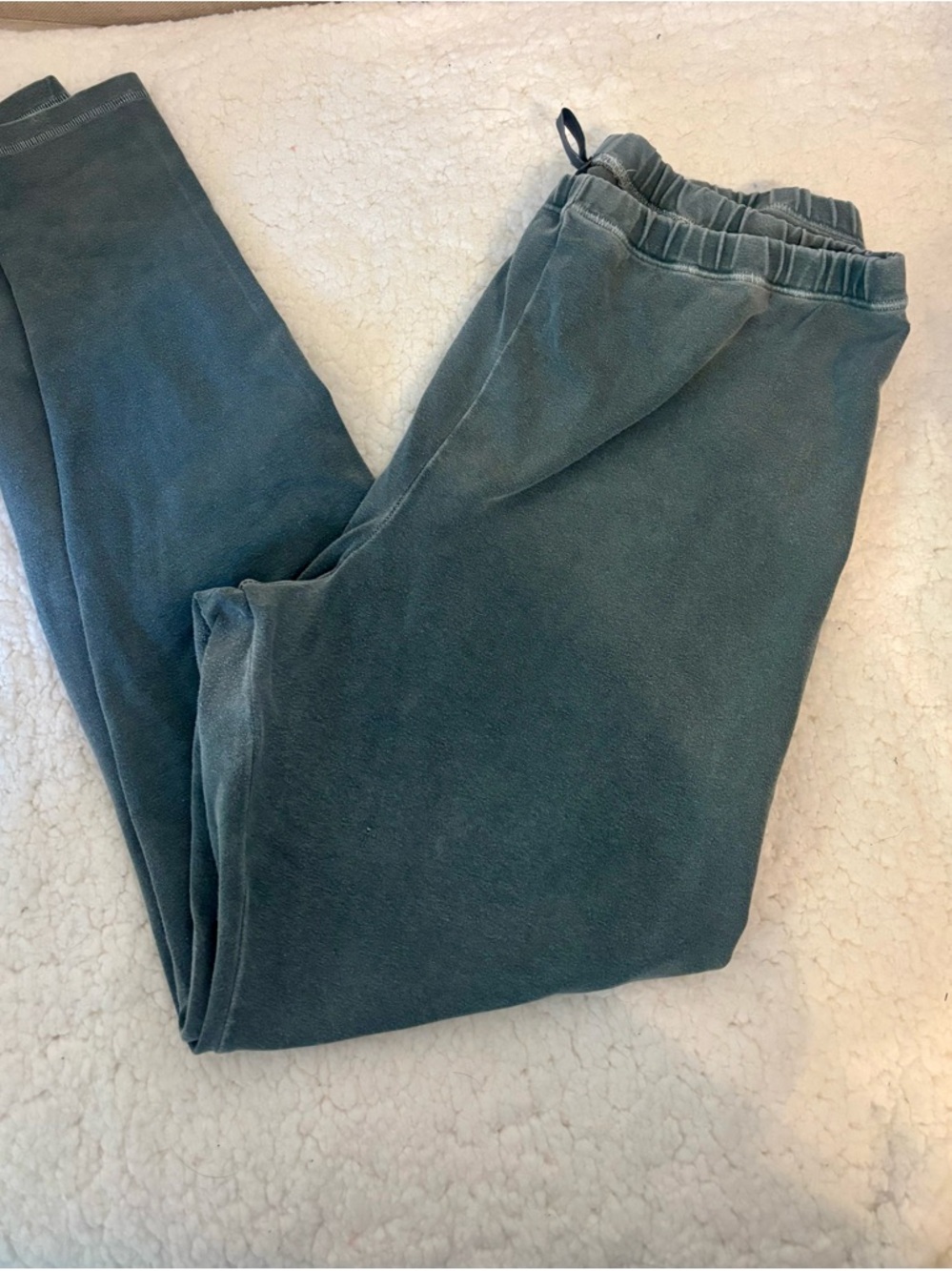SKIMS outdoor Leggings in malachite